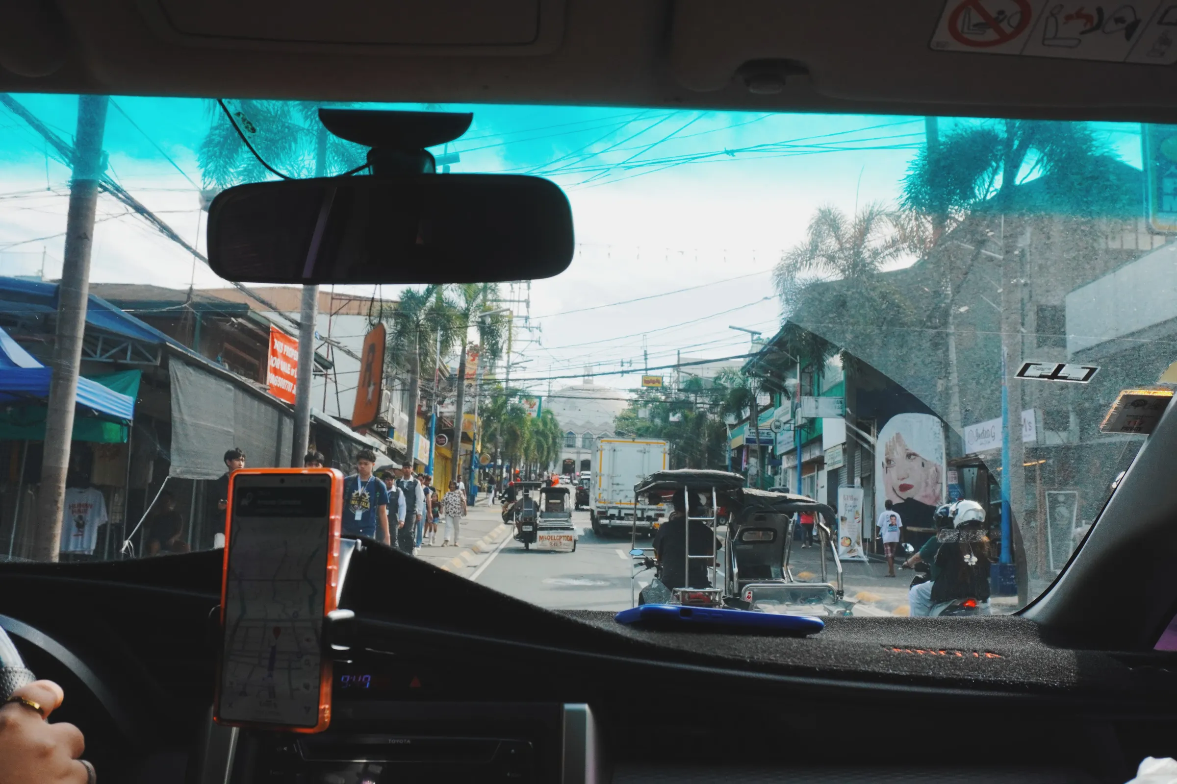 While editing the photos, I was surprised with the mural on the right