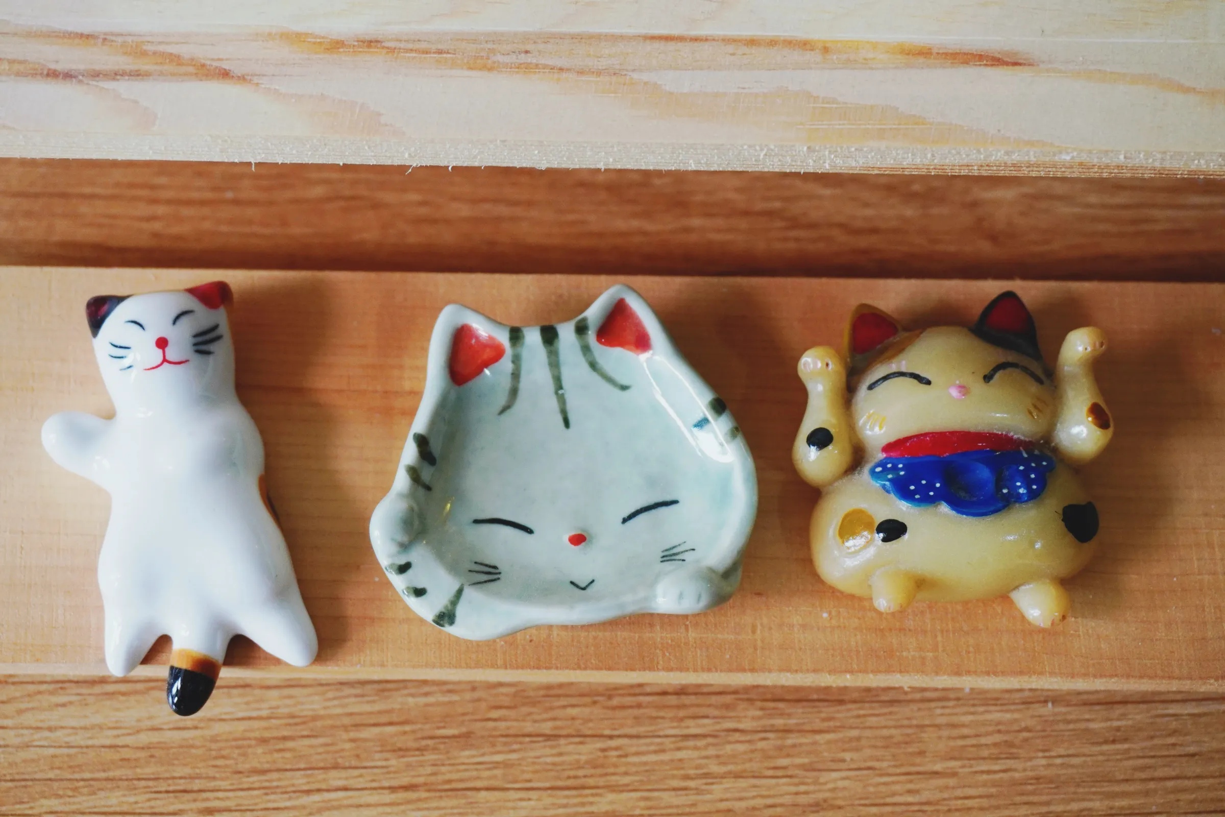 Chopstick holders and a fridge magnet. From Leslie's Japan (2016) and Taiwan (2017) travels